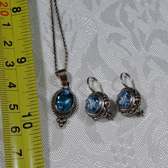 Vintage Sterling Silver genuine Aquamarine 20" necklace and earrings set - Picture 9 of 11